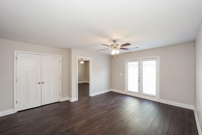 Foto del edificio - 105 Colony Park Ln