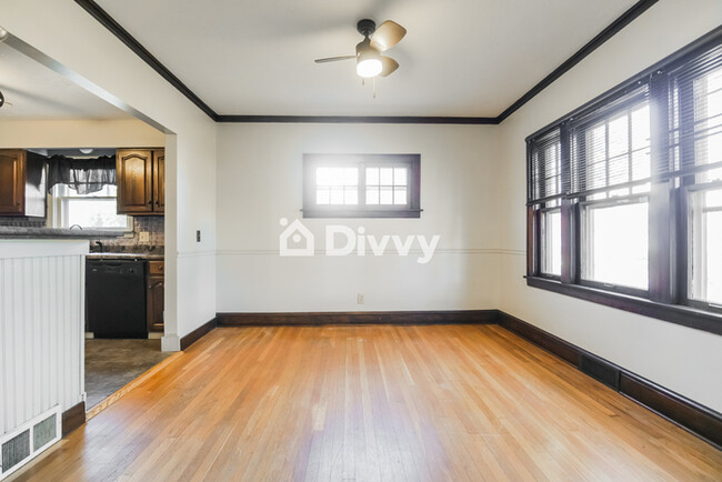 Foto del edificio - 468 Greenwood Ave, Akron, OH 44320