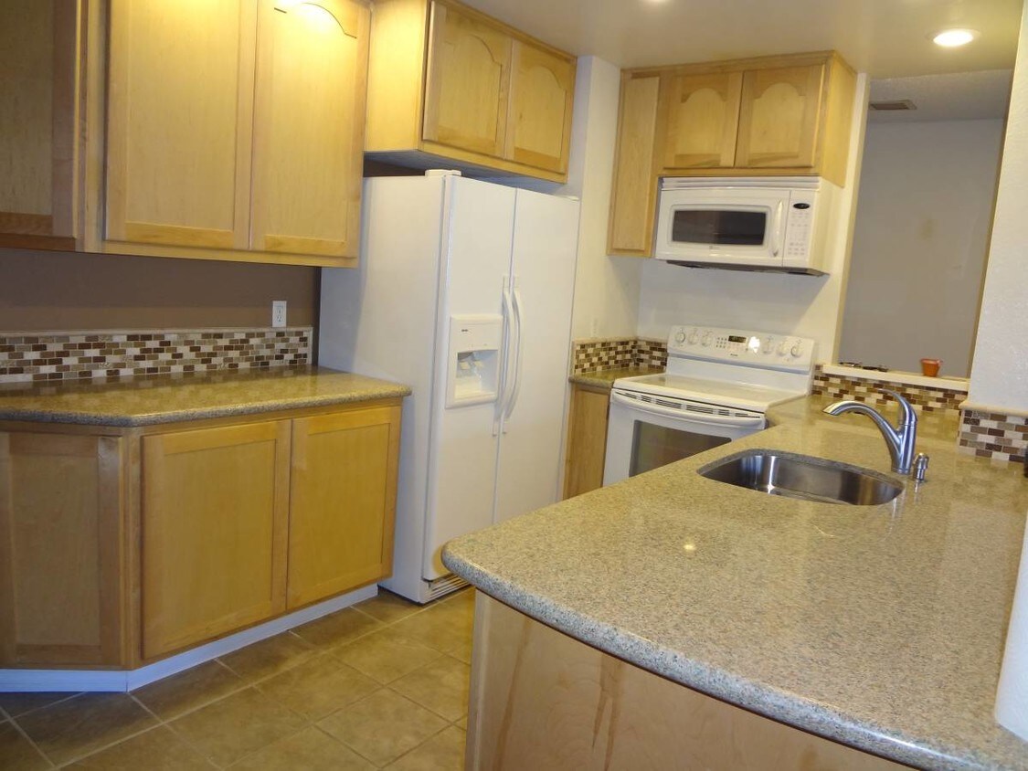 10225 Caminito Cuervo, San Diego, CA 92108 Condo for Rent in San