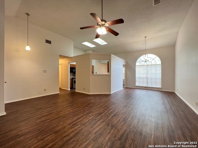 Building Photo - 2915 Village Pkwy