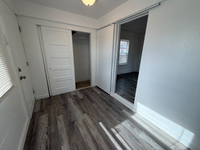 Foto del edificio - 221 10th St