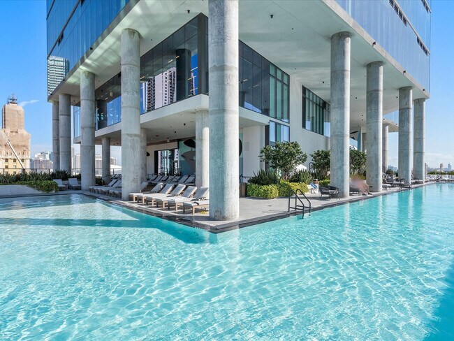 Foto del edificio - 398 NE 5th St