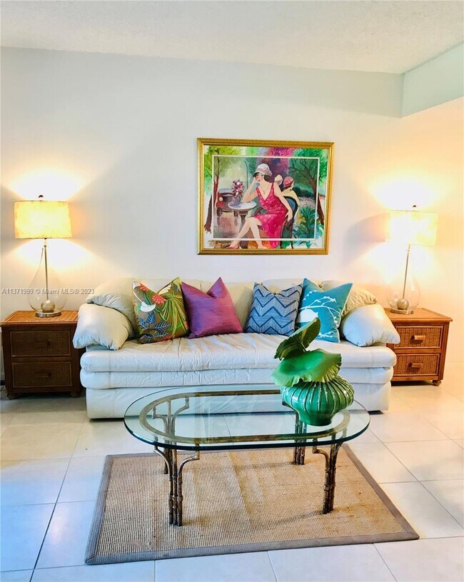 Building Photo - 18081 SE Country Club Dr
