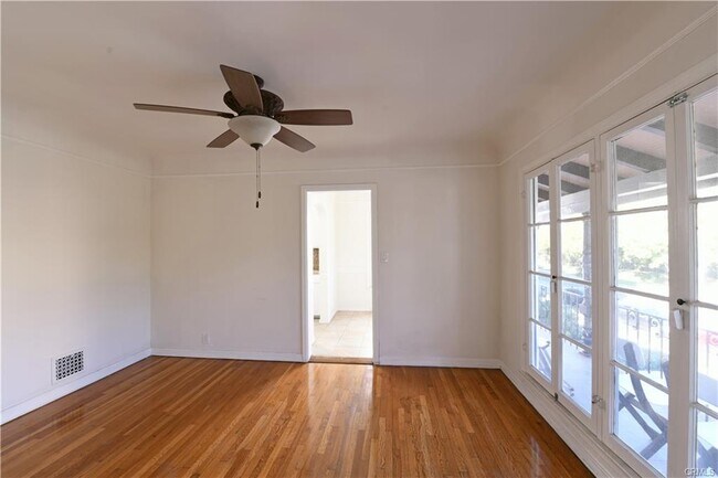 Foto del edificio - 915 S Le Doux Rd