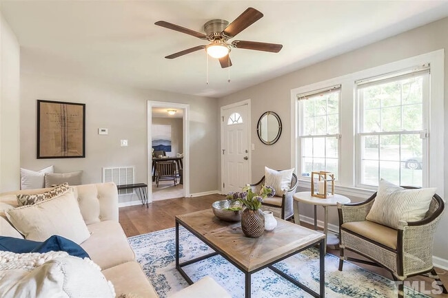 Building Photo - Room in Single Family Home on Okelly St