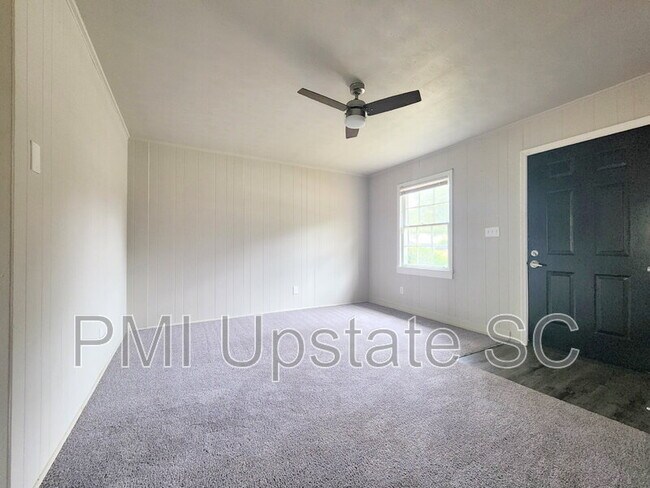 Foto del edificio - 103A Looneybrook Dr