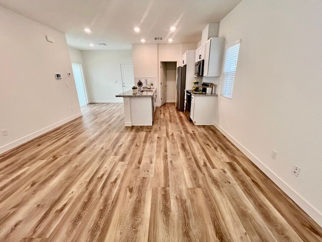 Building Photo - Nice 3 Bedroom Smart Home with Solar for R...