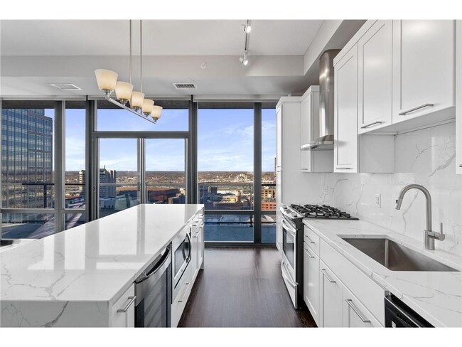 Building Photo - 497 S Marquette Ave