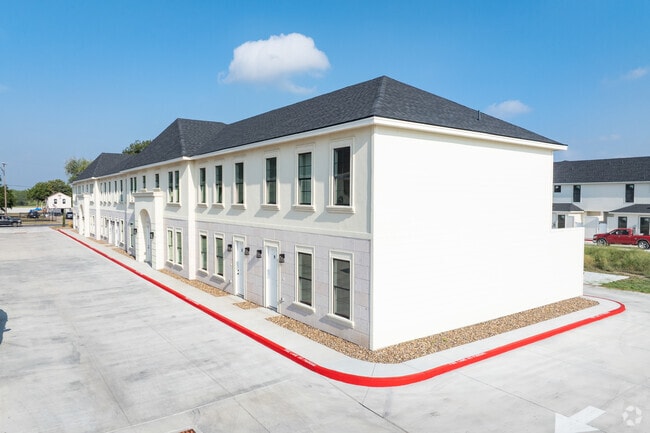 Building Photo - Palm Court Townhomes