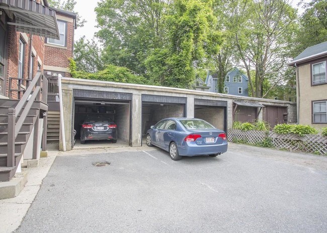 Foto del edificio - 1BR Newton apartment Parking Included