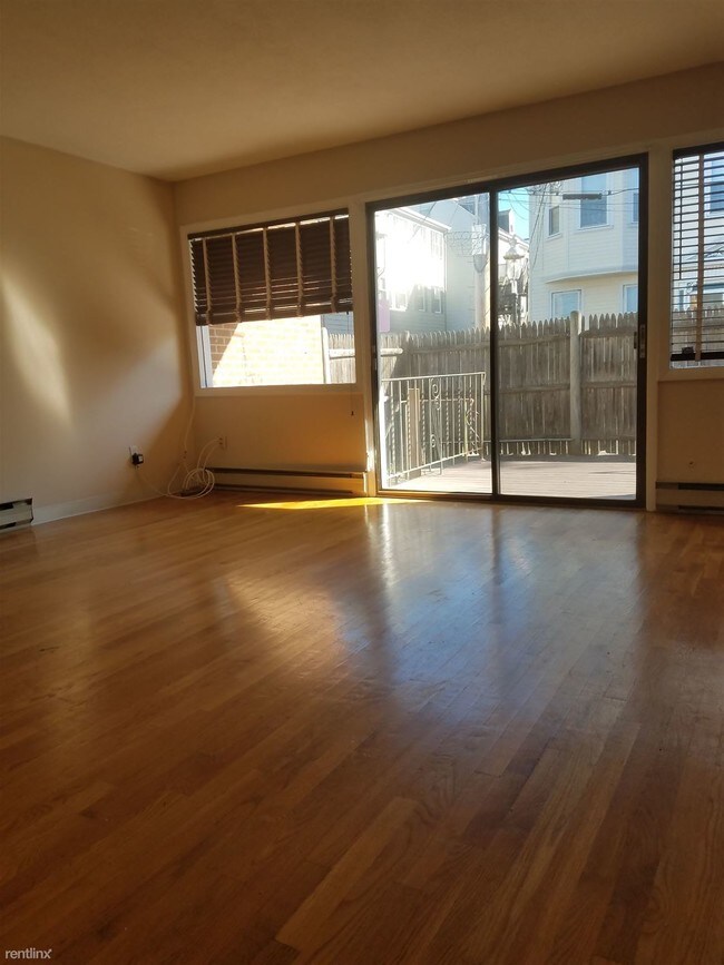 Foto del edificio - 18 Austin St