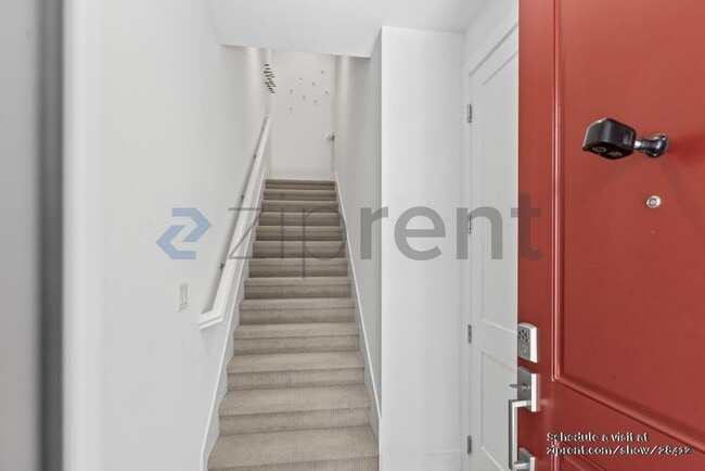 Building Photo - Unit