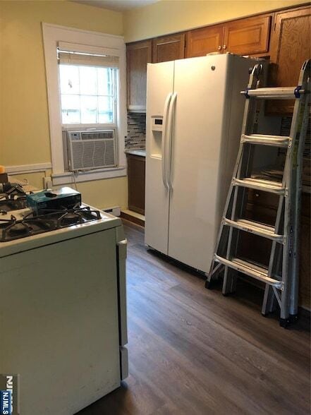 Foto del edificio - 115 Degroff Pl