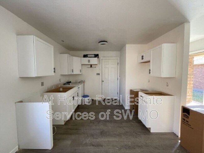 Building Photo - 3533 S Jefferson Ave