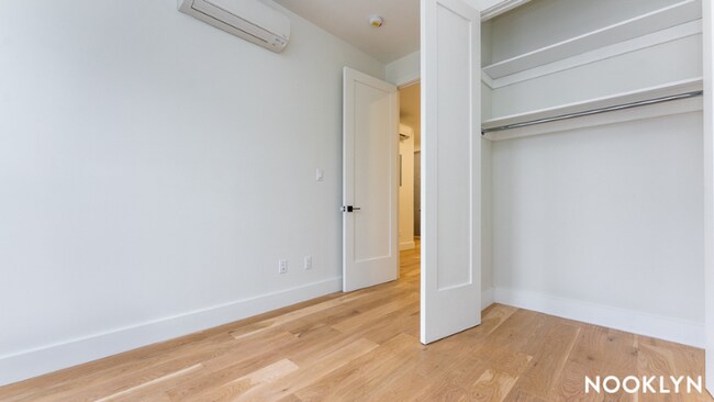 Foto del edificio - 2553 Bedford Ave