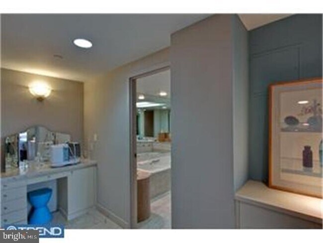 Building Photo - 210 W Rittenhouse Square