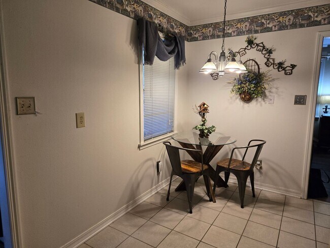 Foto del edificio - Broadmoor Historical  3 Bedroom 1 Bathroom