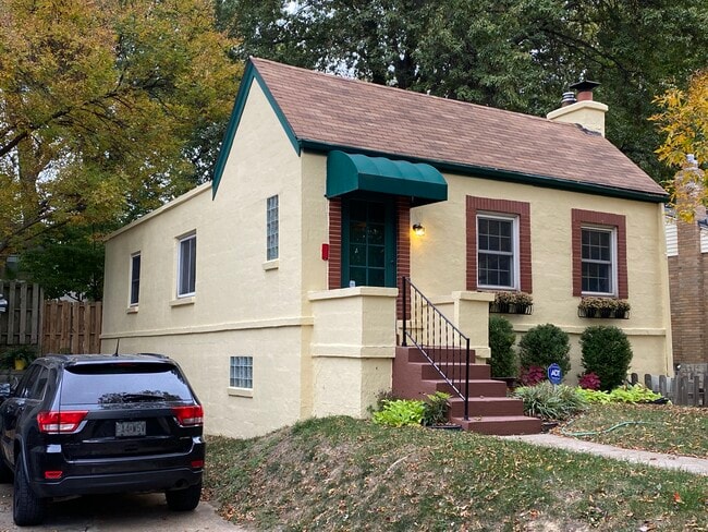 Foto del edificio - 8751 White Ave