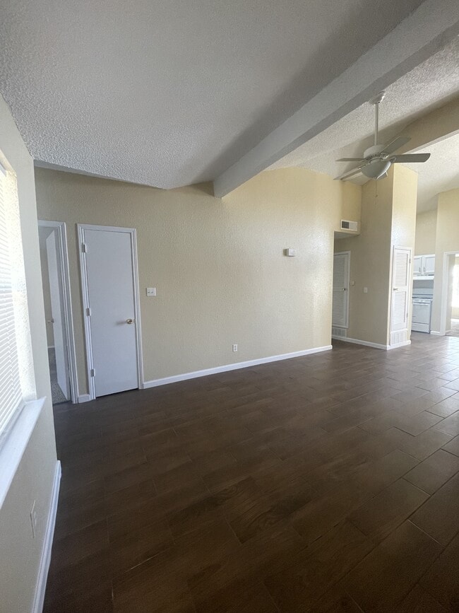 Foto del edificio - 11622 Scott Simpson Dr