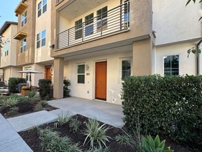 Building Photo - 664 Lima Ln