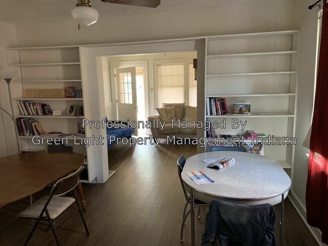 Foto del edificio - 1202 E 8th St