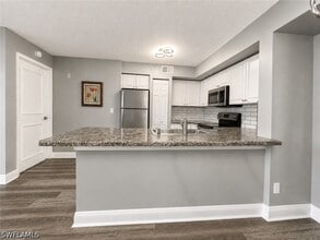 Building Photo - 1240 Wildwood Lakes Blvd