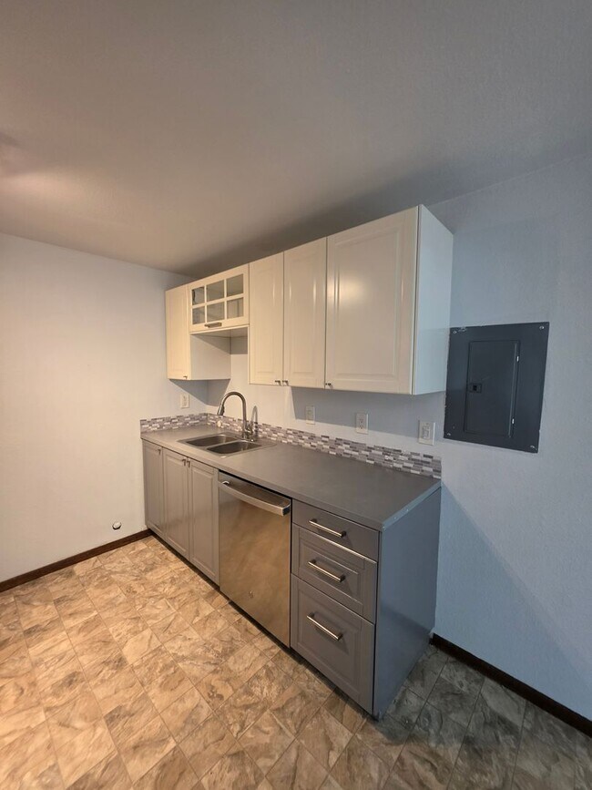 Foto del edificio - 4352 5th Ave NW