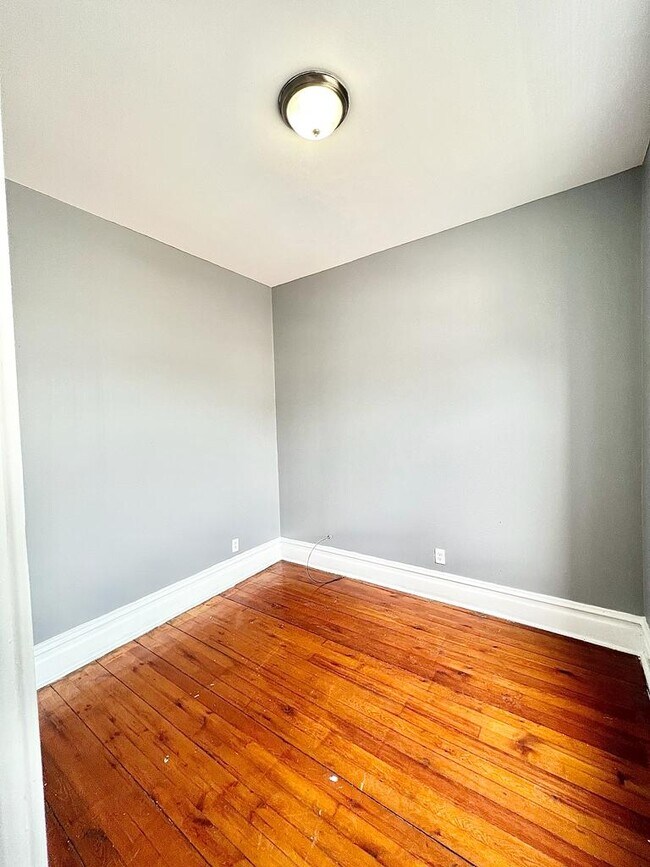 Foto del edificio - 9710 S Avenue L