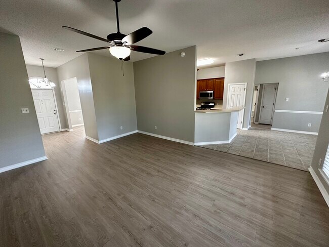 Building Photo - 27094 Stratford Glen Dr