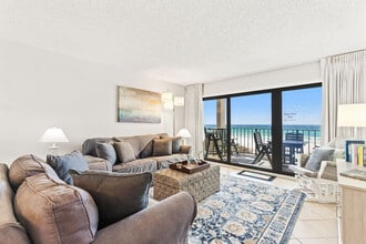 Building Photo - 8815 Thomas Dr