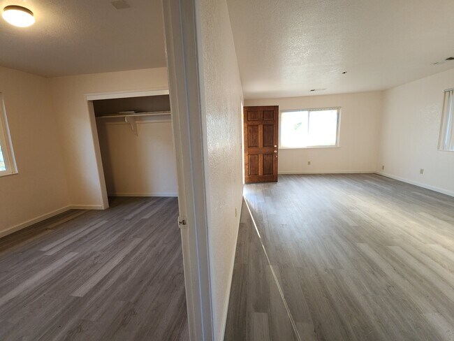 Building Photo - 1345 4th St