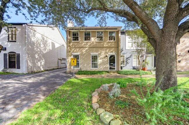 Building Photo - 940 Wycliffe Dr