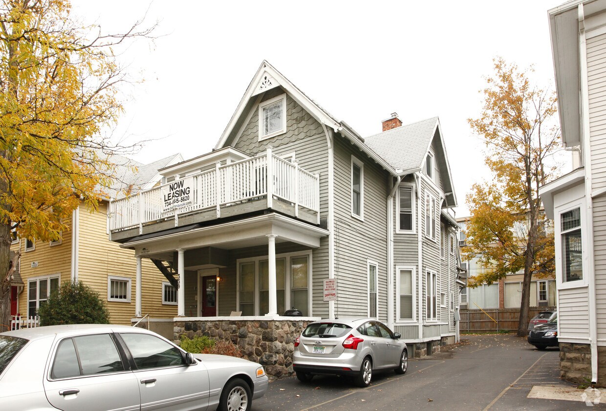 Foto del edificio - 339 S Division St