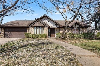Building Photo - 604 Baker Dr