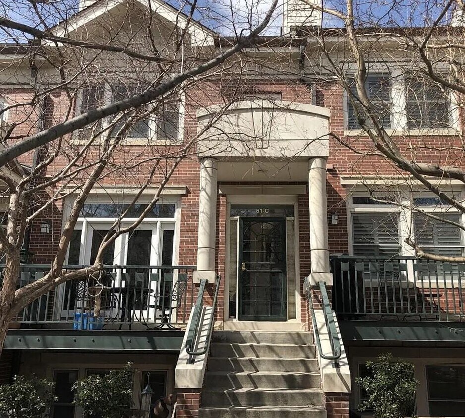 Primary Photo - Lovely 4 Bedroom Townhome in Denver