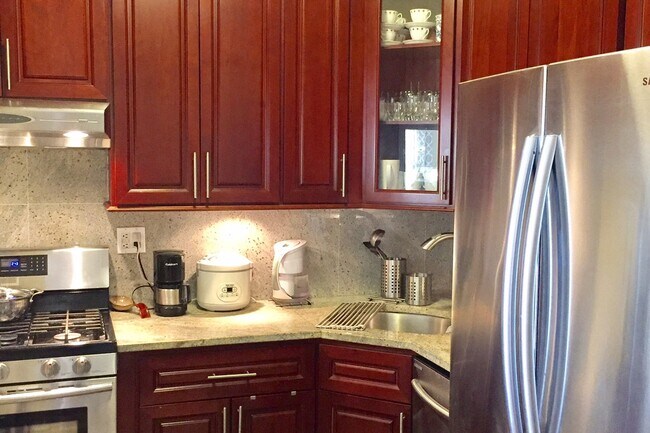 Building Photo - 2000 Linwood Ave