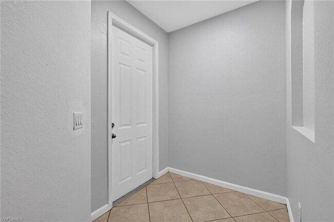 Building Photo - 7032 Ambrosia Ln