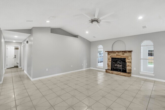 Building Photo - 2500 Bluewater Dr