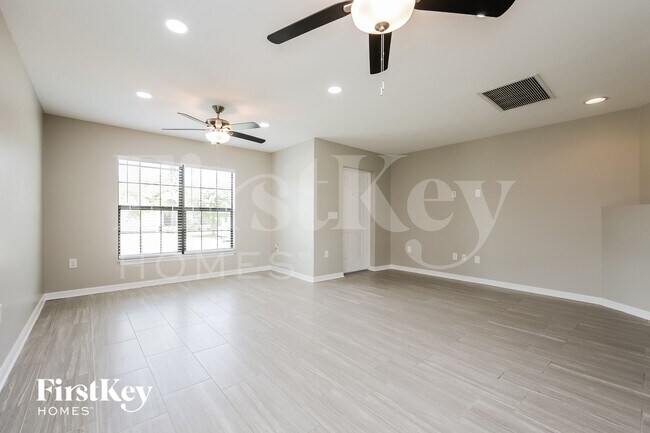Foto del edificio - 354 Shadow Lakes Dr
