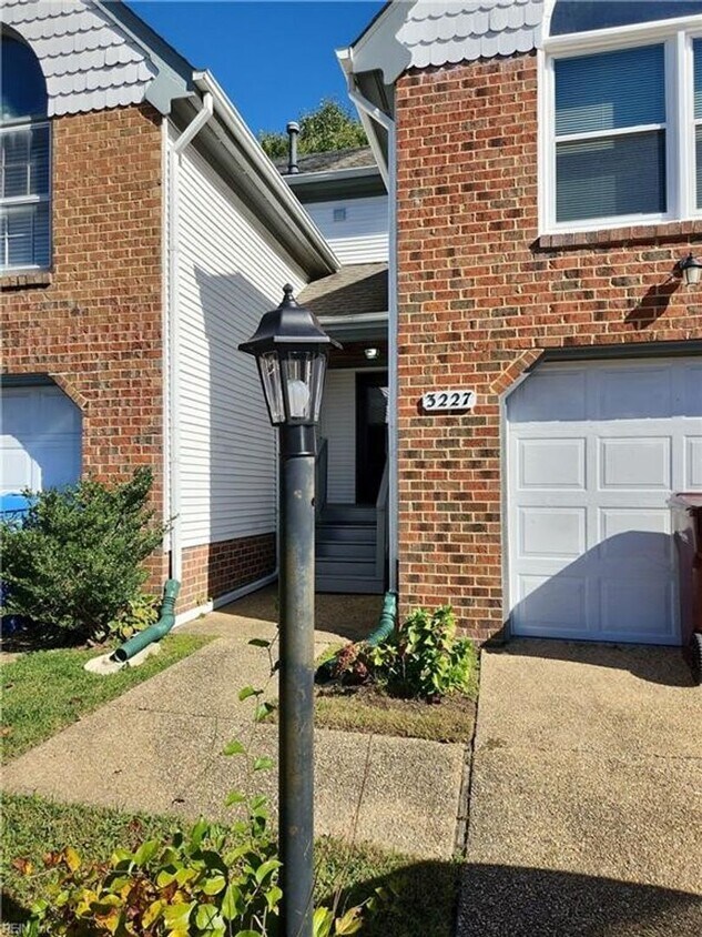 Foto del edificio - 3227 Cricket Ln