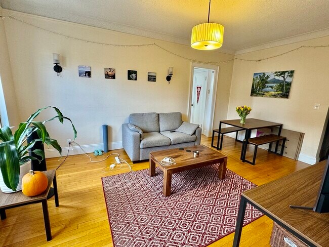Foto del edificio - 137 Englewood Ave