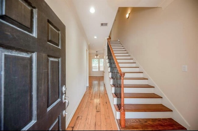 Building Photo - 7103 Windwater Lagoon Dr