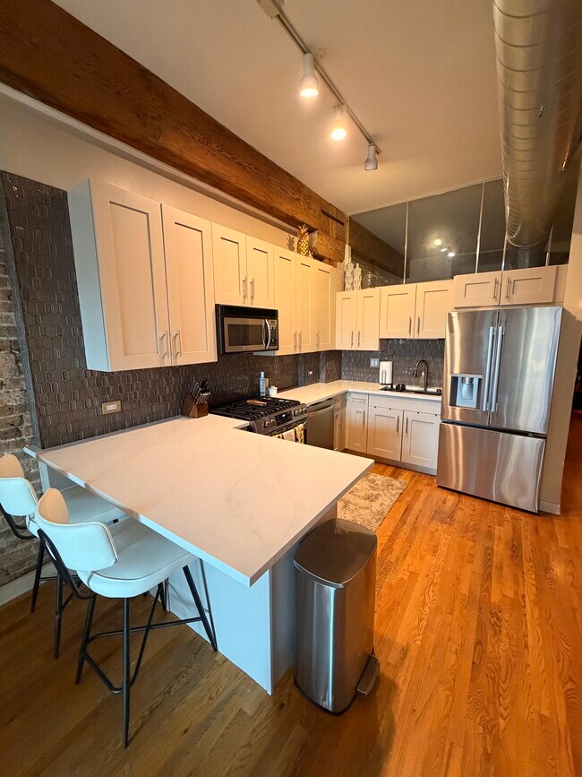 Foto del edificio - 1344 W Madison St