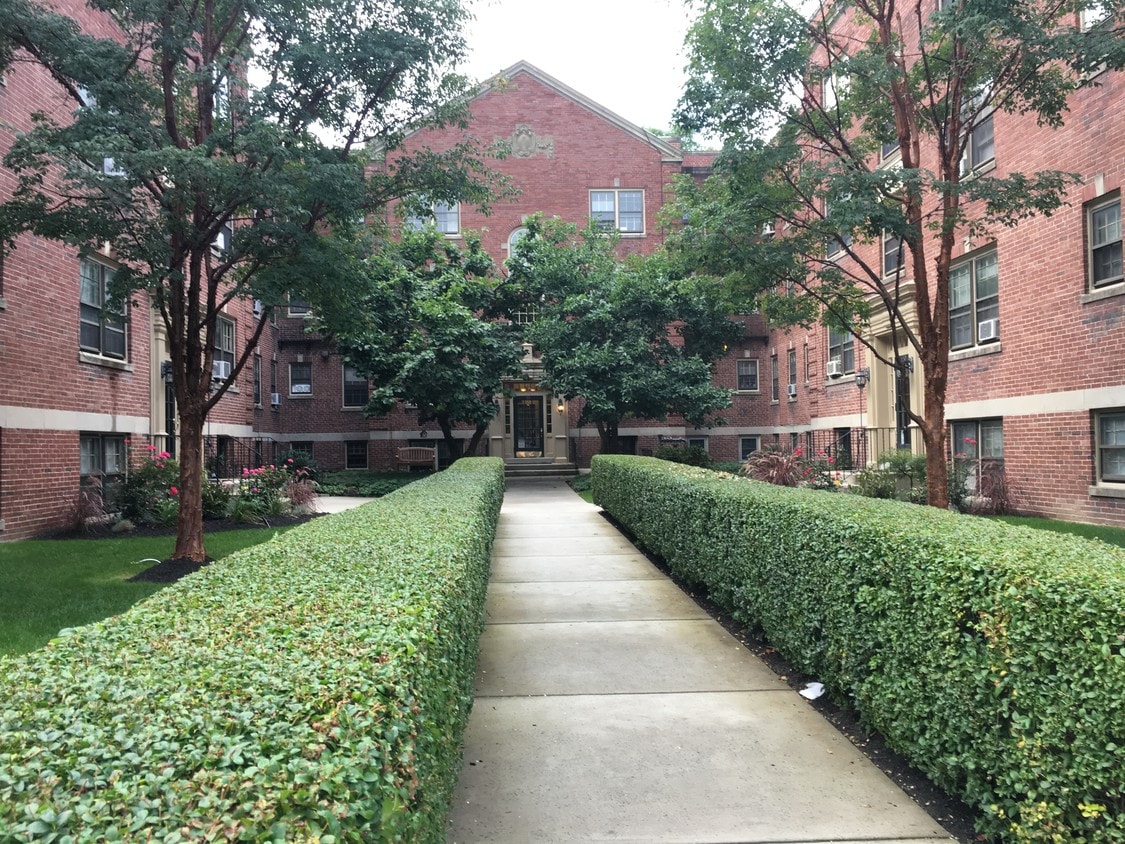 Entrance - 58 Elm St