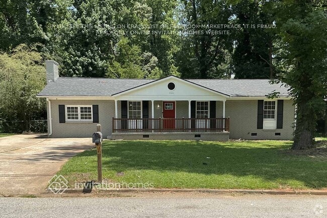 Building Photo - 3724 Manhattan Dr