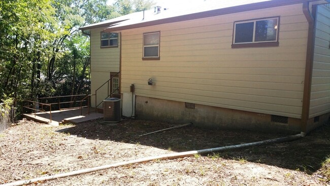 Foto del edificio - 4 Bedroom Home