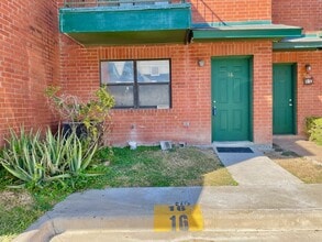 Building Photo - 8915 McPherson Rd