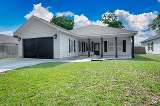 Building Photo - 917 Lois St