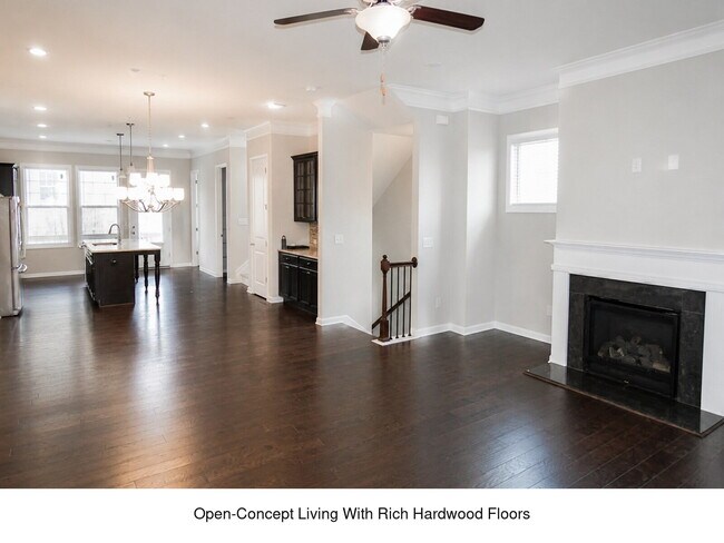 Foto del edificio - The End-Unit Advantage: More Light, More Privacy, Better Living