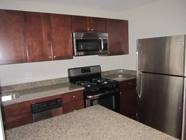 Building Photo - 26 Fayston St